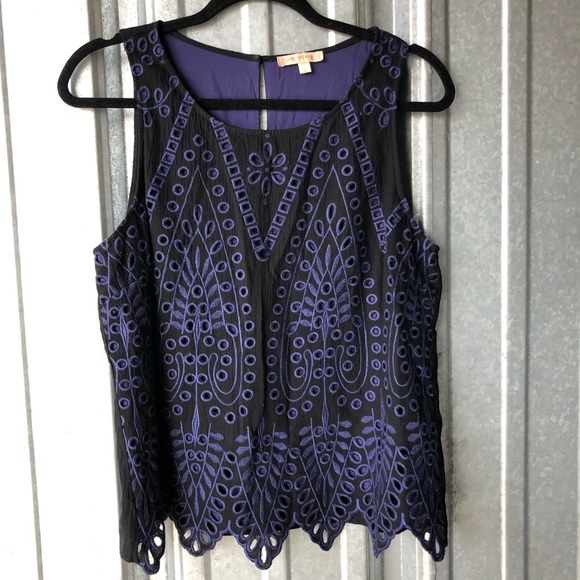 Skies Are Blue Tops - Anthro. Skies are Blue Sz M